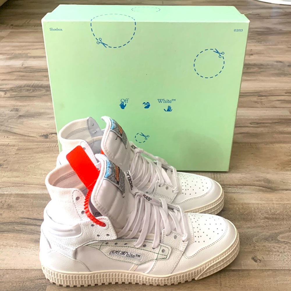Off-White White and Orange Sneakers